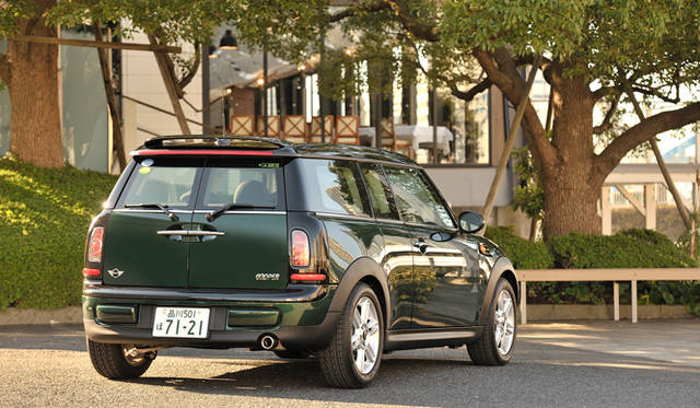 <strong>MINI COOPER CLUBMAN</strong>