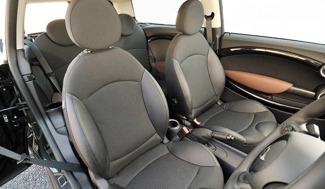 <strong>MINI COOPER CLUBMAN</strong>