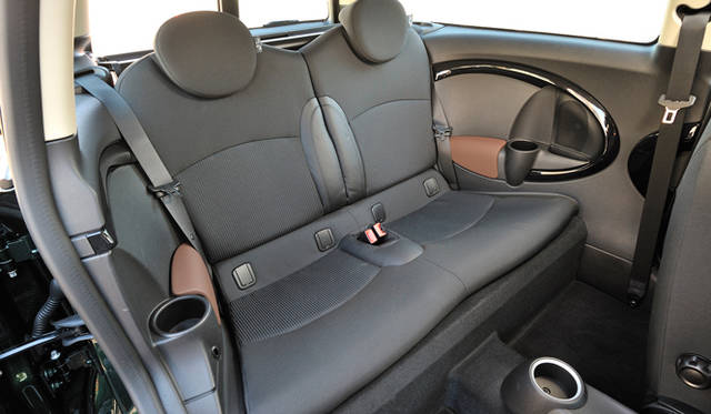 <strong>MINI COOPER CLUBMAN</strong>