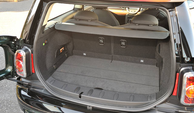 <strong>MINI COOPER CLUBMAN</strong>