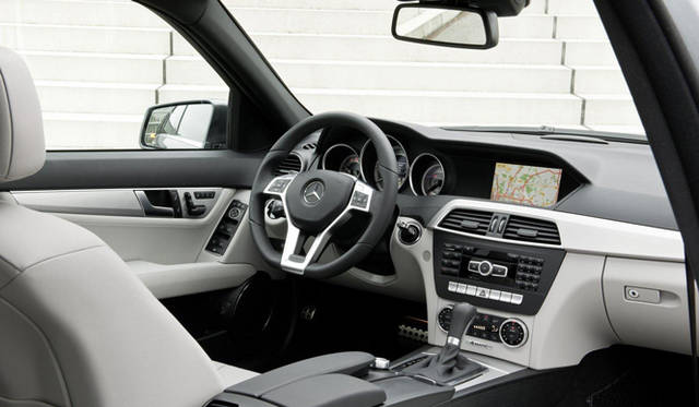 <strong>Mercedes-Benz C-Class｜メルセデス・ベンツ Cクラス</strong>