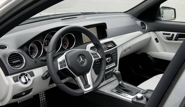 <strong>Mercedes-Benz C-Class｜メルセデス・ベンツ Cクラス</strong>