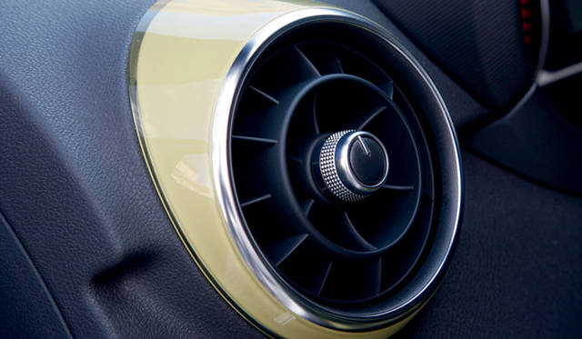 <strong>Audi A1｜アウディ A1</strong>