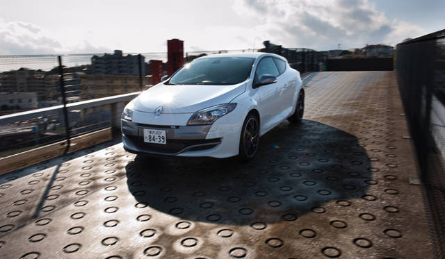 <strong>RENAULT MEGANE RENAULT SPORT｜ルノー メガーヌ ルノー スポール</strong>