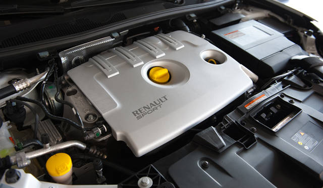 <strong>RENAULT MEGANE RENAULT SPORT｜ルノー メガーヌ ルノー スポール</strong>　ツインスクロールターボチャージャー搭載2.0リッターエンジン