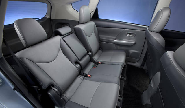 <strong>TOYOTA Prius v｜トヨタ プリウスv</strong>