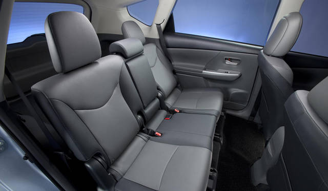 <strong>TOYOTA Prius v｜トヨタ プリウスv</strong>