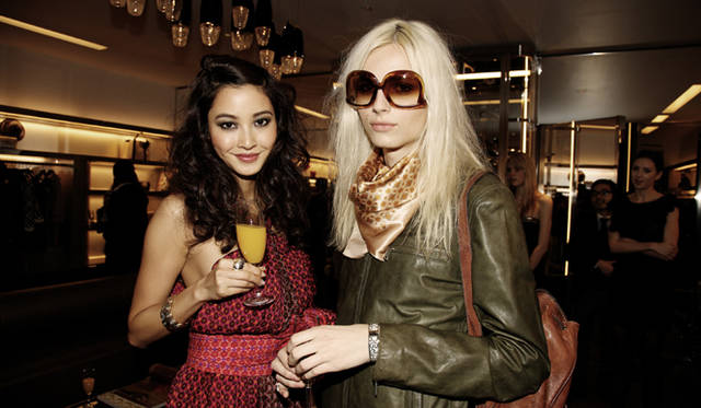 <strong>MARC JACOBS｜マーク ジェイコブス　会長ロバート・ダフィー氏、来日イベント</strong>　モデルの宮坂絵美里さんとアンドレイ・ペジックさん。