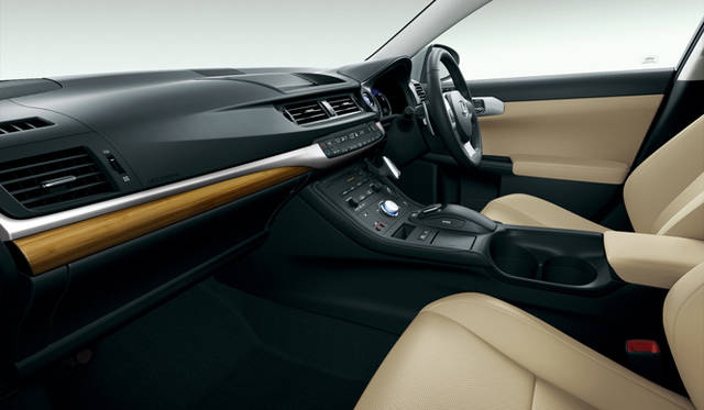 <strong>LEXUS CT200h｜レクサス CT200h</strong>　オーナメント｜バンブー