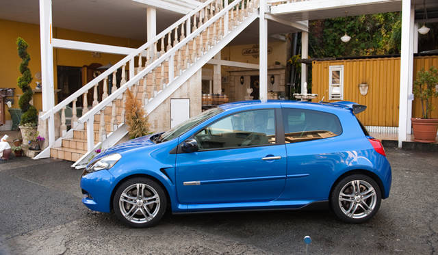 <strong>RENAULT LUTECIA RENAULT SPORT｜ルノー ルーテシア ルノー スポール</strong>