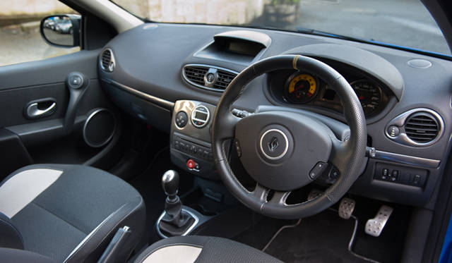 <strong>RENAULT LUTECIA RENAULT SPORT｜ルノー ルーテシア ルノー スポール</strong>