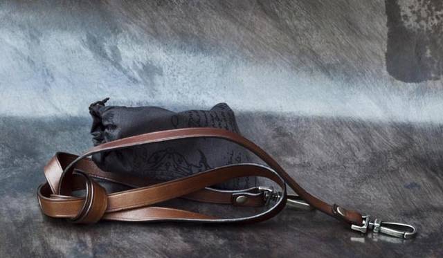 <strong>Berluti│ベルルッティ</strong> ヌドゥーパリ、 サイズ│H270×W210×D30mm、 価格│20万6850円