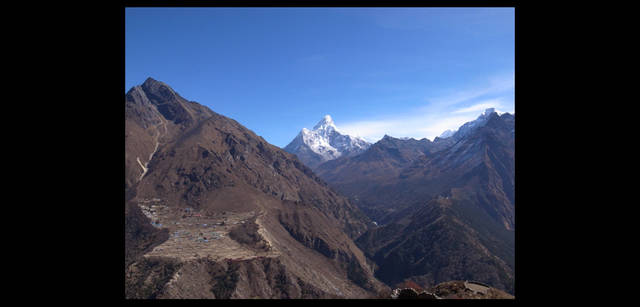 <strong>石川直樹×リコーGXR</strong>　アマダブラム山とシェルパ族の住むポルツェ村