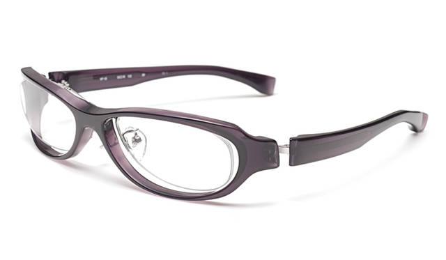 <strong>999.9｜フォーナインズ</strong>　NP-56 col.39。オーバルベースのやわらかなスクエア。3万9900円