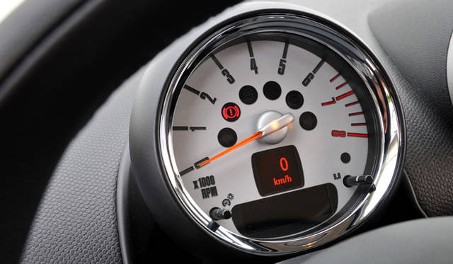 <strong>MINI CROSSOVER｜ミニ クロスオーバー</strong>