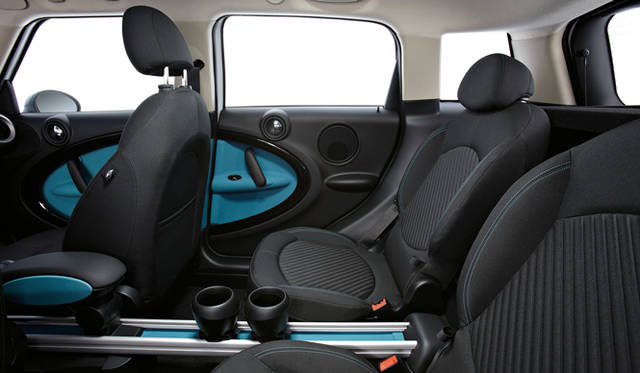 <strong>MINI CROSSOVER｜ミニ クロスオーバー</strong>