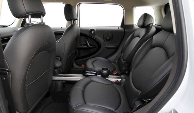 <strong>MINI CROSSOVER｜ミニ クロスオーバー</strong>