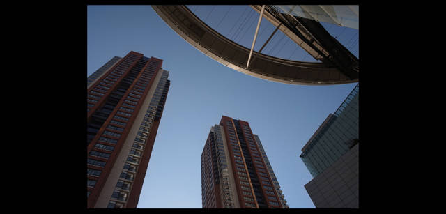 <strong>鶴田真由（女優）×リコーGXR+A12</strong>｜「Tokyo Nature」 sky2