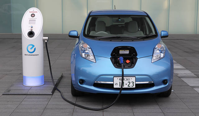 <strong>日産 リーフ｜NISSAN LEAF</strong>