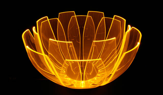 <strong>airLUCE｜エアルーチェ</strong>　「Lotus Flower」の「浮花」19万円。オレンジ。