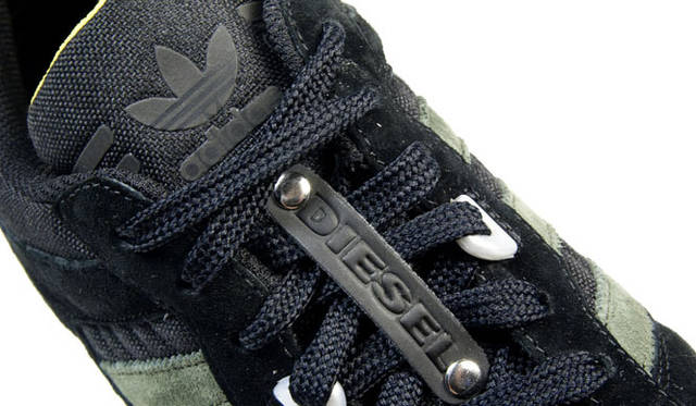 <strong>DIESEL｜ディーゼル</strong>　 DIESEL×adidas Originalsメンズ・コラボレーションスニーカー　「ZX 700 DIESEL」 1万8690円