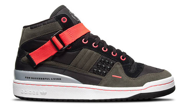 <strong>DIESEL｜ディーゼル</strong>　 DIESEL×adidas Originalsメンズ・コラボレーションスニーカー　「FRM MID DIESEL TXT」 2万790円