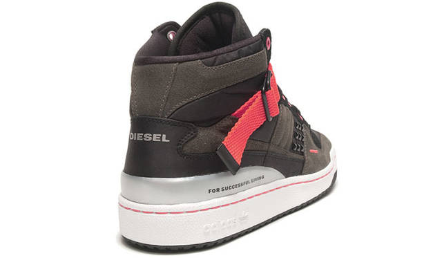 <strong>DIESEL｜ディーゼル</strong>　 DIESEL×adidas Originalsメンズ・コラボレーションスニーカー　「FRM MID DIESEL TXT」 2万790円