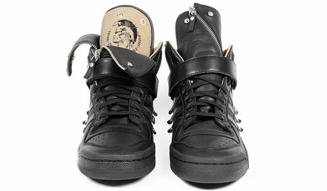 <strong>DIESEL｜ディーゼル</strong>　 DIESEL×adidas Originalsメンズ・コラボレーションスニーカー　「FRM MID DIESEL LEA」 2万9400円