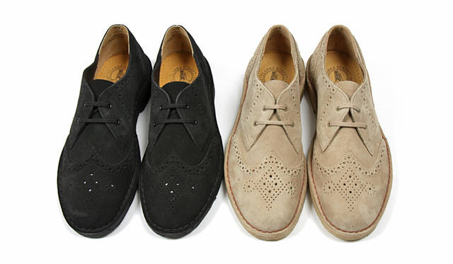 <strong>BEAUTY＆YOUTH UNITED ARROWS｜ビューティ＆ユース ユナイテッドアローズ</strong>　「クラークス／デザートカーン」各1万9740円