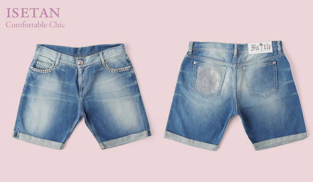 <strong>伊勢丹｜ISETAN</strong>　スワロフスキー クリスタルとスタッズがあしらわれ、デニムスタイルも華やかに！ デニムパンツ 3万7800円（フェイス／インターナショナル デザイナーズ／伊勢丹新宿店）