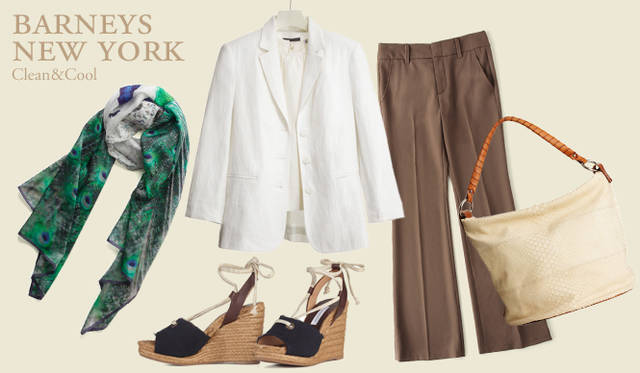 <strong>バーニーズ　ニューヨーク｜BARNEYS NEW YORK</strong>　リネンジャケット 6万6150円（VINCE）、ノースリーブトップス 2万8350円（スティーブン アラン）、パンツ 3万7800円（ヴィンス）、孔雀柄スカーフ 2万3100円（ヤーンズ）、バッグ[W30×H28×D24cm] 2万9400円(ソフィア シー)、ウエッジソールサンダル[H10cm] 3万1500円（ロートレ ショーズ）　すべてバーニーズ　ニューヨーク銀座店