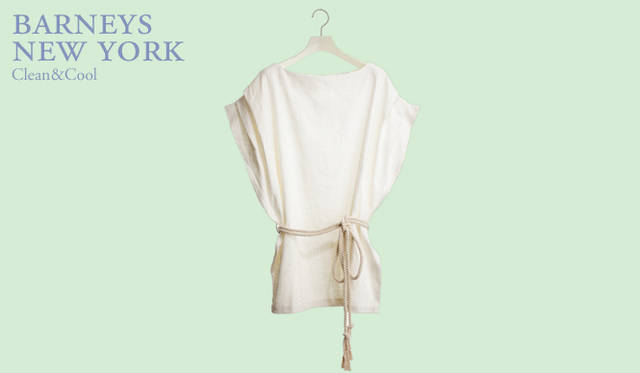 <strong>バーニーズ　ニューヨーク｜BARNEYS NEW YORK</strong>　ウエスト部分のロープベルトでマリンの要素を取り入れて。リネンワンピース 1万6800円（6 ショア ローズ／バーニーズ　ニューヨーク新宿店）
