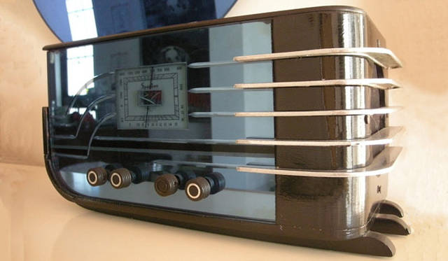 <strong>ART DECO collections ディレクター島田 明氏のコレクション</strong>　ウオルター・ダーウィン・ティーグ作のスパークス・ウィシントン社のラジオ「スパートン」