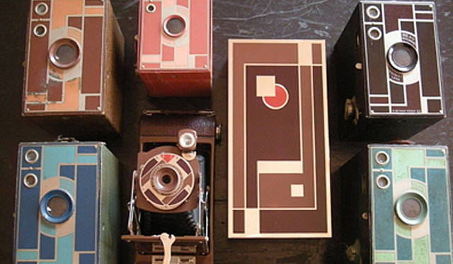 <strong>ART DECO collections ディレクター島田 明氏のコレクション</strong>　ティーグ作のコダックのカメラ、ベビーブローニとNo.1 A Gift Kodak