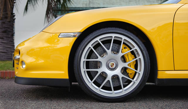 <strong>PORSCHE 911 turbo S｜ポルシェ 911 ターボ S</strong>