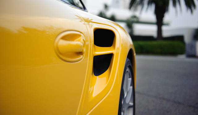 <strong>PORSCHE 911 turbo S｜ポルシェ 911 ターボ S</strong>