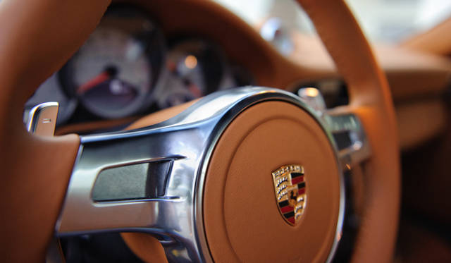 <strong>PORSCHE 911 turbo S｜ポルシェ 911 ターボ S</strong>