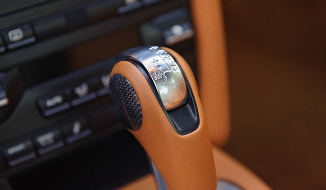 <strong>PORSCHE 911 turbo S｜ポルシェ 911 ターボ S</strong>