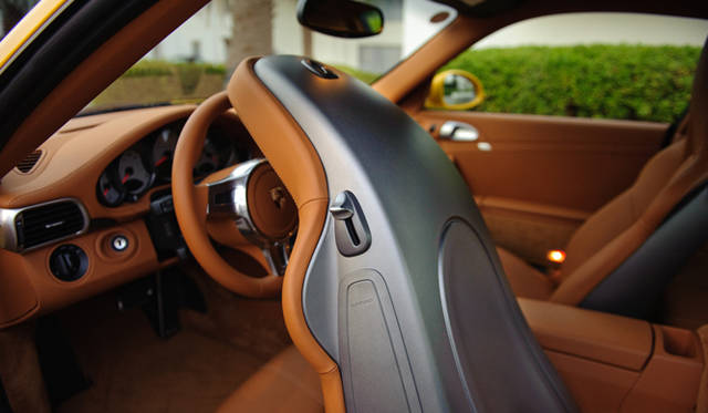 <strong>PORSCHE 911 turbo S｜ポルシェ 911 ターボ S</strong>