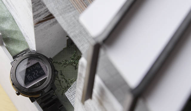 <strong>My Own Watch｜あなたの時計見せてください</strong>　「もしあたらしく時計を買うとしたら、やはりシンプルなデザインのものを選ぶと思います。最低限の機能をどう使うか、自分で使い方を考えるのが好きなのかもしれませんね」（谷尻さん）