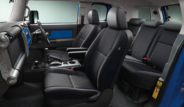 <strong>TOYOTA FJ CRUISER｜トヨタ FJクルーザー</strong>　“カラーパッケージ” (外鈑色｜ツートーン ブルー)