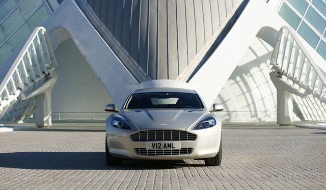 <strong>ASTON MARTIN RAPIDE｜アストンマーティン ラピード</strong>　Silver Blonde
