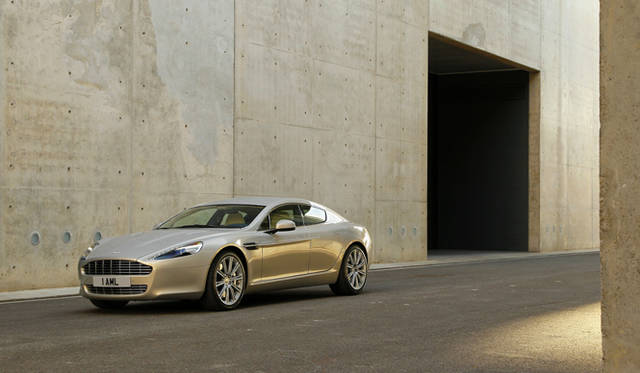 <strong>ASTON MARTIN RAPIDE｜アストンマーティン ラピード</strong>　Silver Blonde