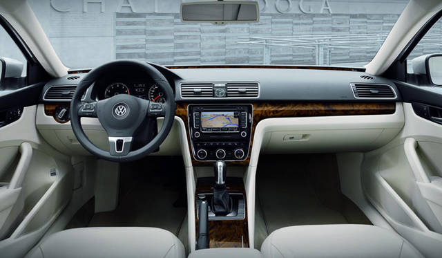 <strong>Volkswagen Passat｜フォルクスワーゲン パサート</strong>