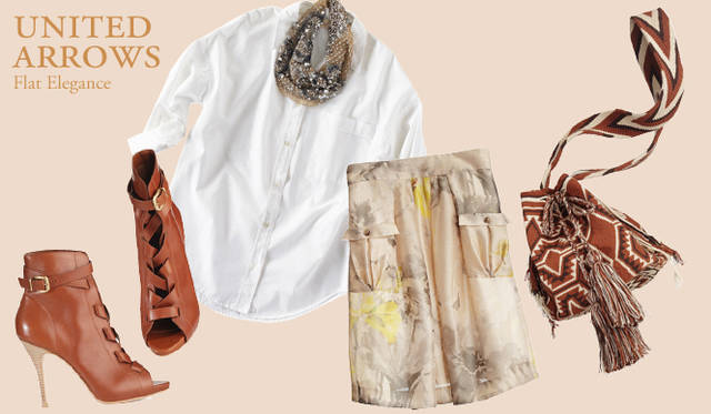 <strong>UNITED ARROWS｜ユナイテッドアローズ</strong>　白シャツ 2万4675円（フォルテ フォルテ）、スカート 4万6200円（モングルールズ イン コモン）、ビジュースカーフ 4万9350円（ローク）、バッグ[W28×H25×D28cm] 3万1500円（モキラ）、レースアップブーティ [H13cm] 10万5000円（ジャンヴィト ロッシ）　すべてユナイテッドアローズ 原宿本店 ウィメンズ館