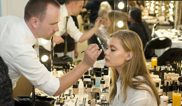 <strong>CHANEL｜シャネル</strong>　メティエダール・コレクション 「パリ-ビザンス」　© CHANEL 2010