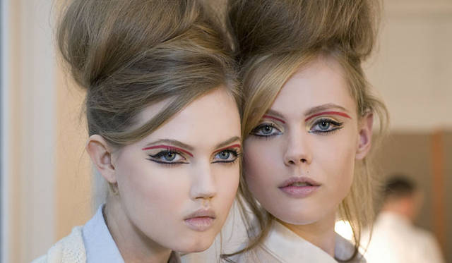 <strong>CHANEL｜シャネル</strong>　メティエダール・コレクション 「パリ-ビザンス」　© CHANEL 2010