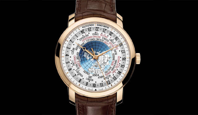 <strong>Vacheron Constantin｜ヴァシュロン・コンスタンタン</strong>　時差15分を含む、37のタイムゾーンの現在時刻を一望できるほか、グレーのグラデーションのディスクで世界地図を覆うことで、その場所が昼なのか夜なのかまで、ひと目で分かる。「パトリモニー・トラディショナル・ワールドタイム」346万5000円（予価）。今秋発売予定。