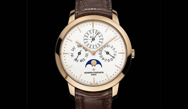 <strong>Vacheron Constantin｜ヴァシュロン・コンスタンタン</strong>　もはやこれ以上手をくわえようのない「完璧なバランス」を達成した美しい文字盤のデザインが魅力。「パトリモニー・コンテンポラリー・パーペチュアルカレンダー」594万3000円（予価）。今秋発売予定。