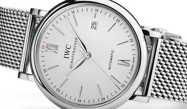 <strong>IWC｜アイダブリューシー</strong> シンプルでドレッシーでありながら適度に現代的なテイスト、工業デザイナーがデザインした腕時計のように日常の服に調和する。「ポートフィノ・オートマティック」47万7250円（予価）。発売時期未定。